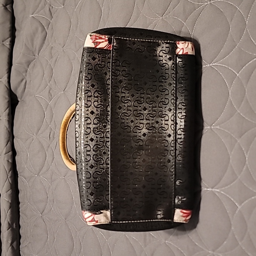 Guess purse - Picture 3 of 14